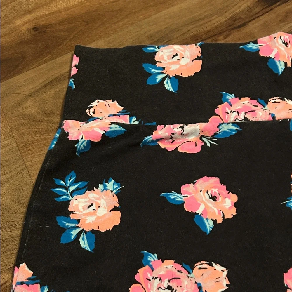 Floral Black Skirt - Picture 2 of 8